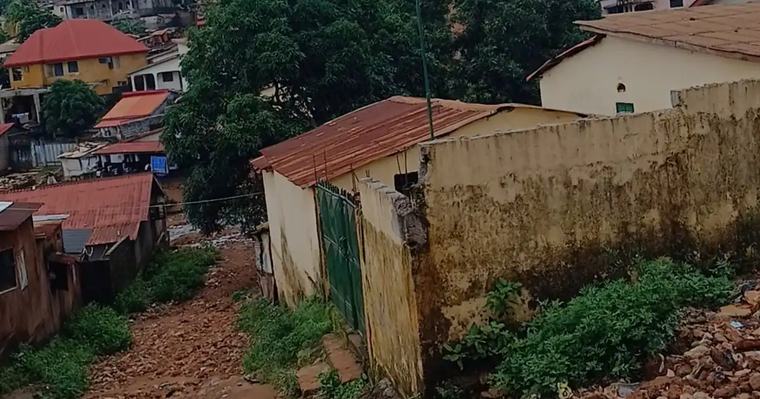 Kakimbo : des familles dans l’angoisse après le marquage de leurs maisons