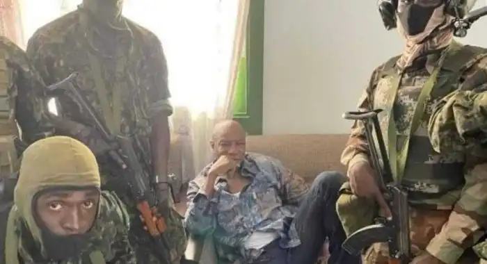 AUJOURD’HUI : 05 septembre 2021, Alpha Condé est évincé du pouvoir par Mamadi Doumbouya